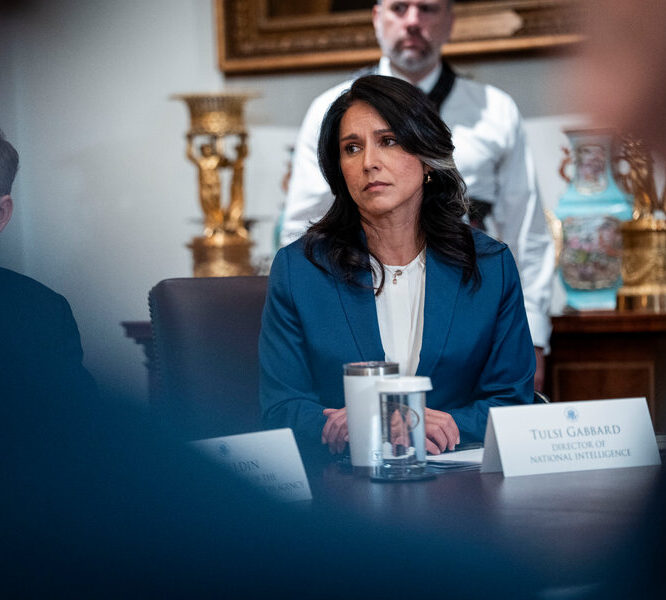 Ex cia agent hits back at tulsi gabbard after she accused obama of treasonous conspiracy against trump the guardian